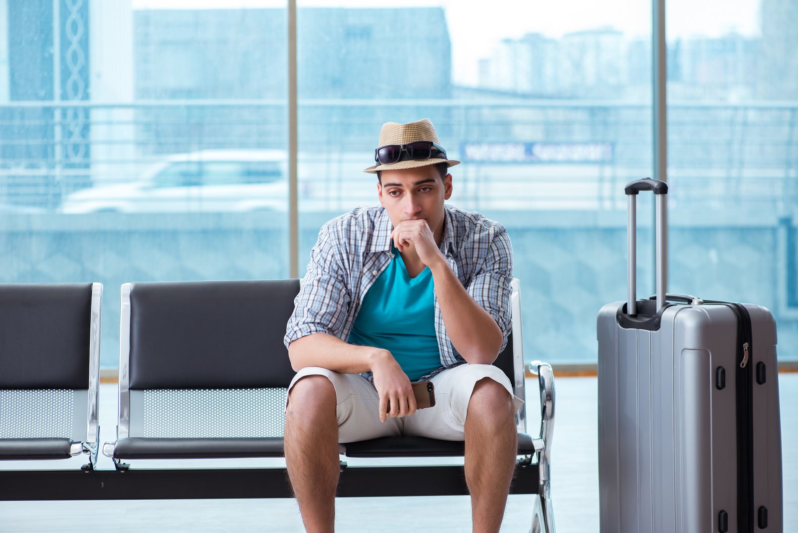 Descubra os riscos de viajar pela Europa sem Título de Residência